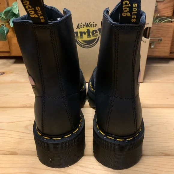 Dr. Martens Sinclair Leather Heart Platform Boots Black Purple Womens Size 8 - Picture 6 of 8